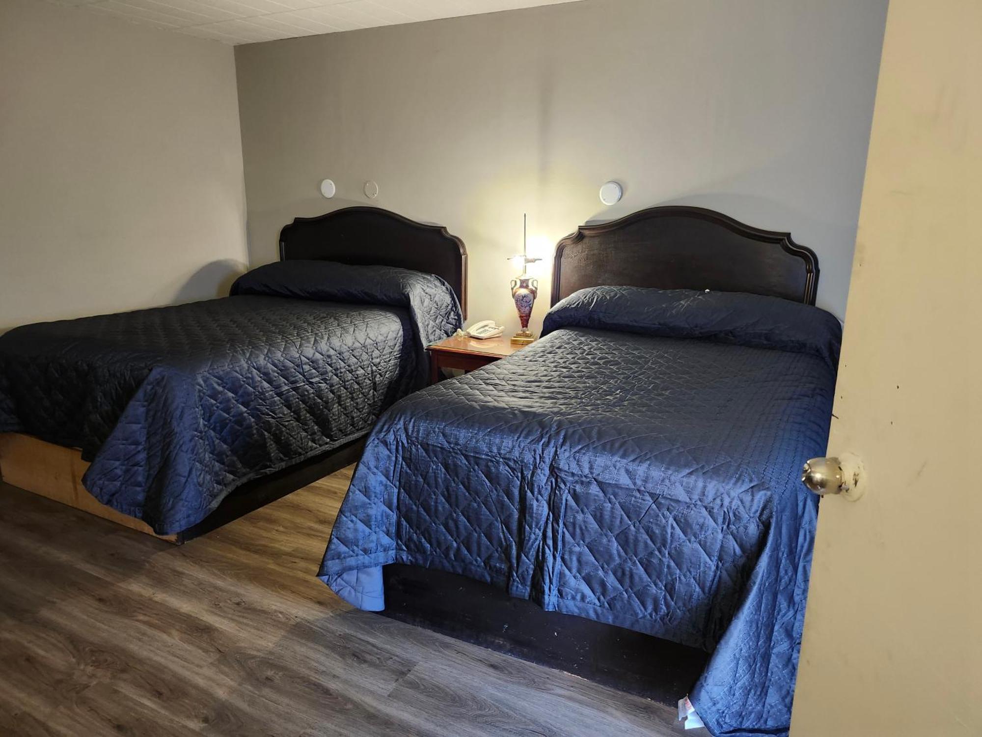 Fairway Inn & Suites Kitchener Buitenkant foto
